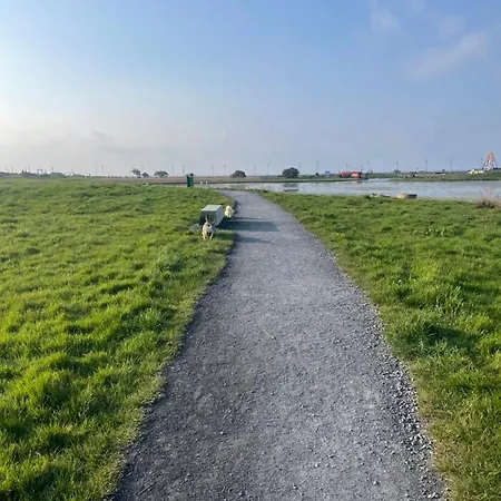 Harmony House Enclosed Near And Semesterbostad Tramore
