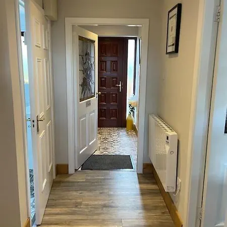 Harmony House Enclosed Near And Semesterbostad Tramore