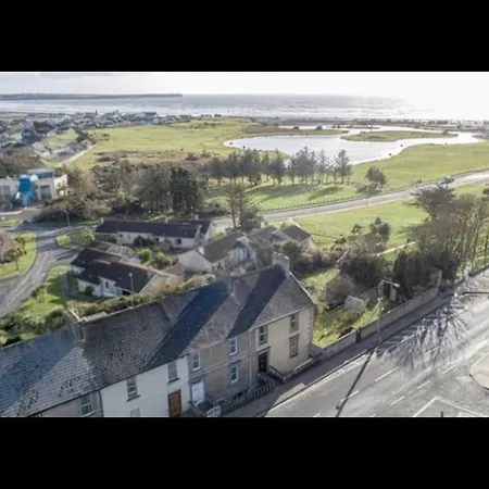 Harmony House Enclosed Near And Holiday home *