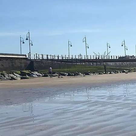 Semesterbostad Harmony House Enclosed Near And *