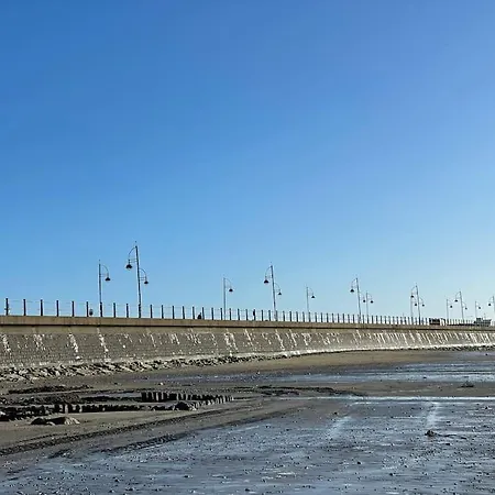 Harmony House Enclosed Near And Semesterbostad Tramore