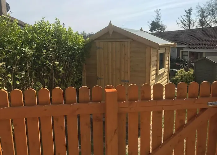 Harmony House Enclosed Near And 펜션 *