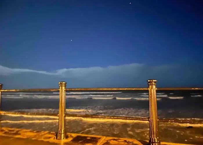 Harmony House Enclosed Near And 펜션 *