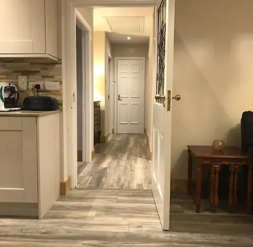 Harmony House Enclosed Near And 펜션 *