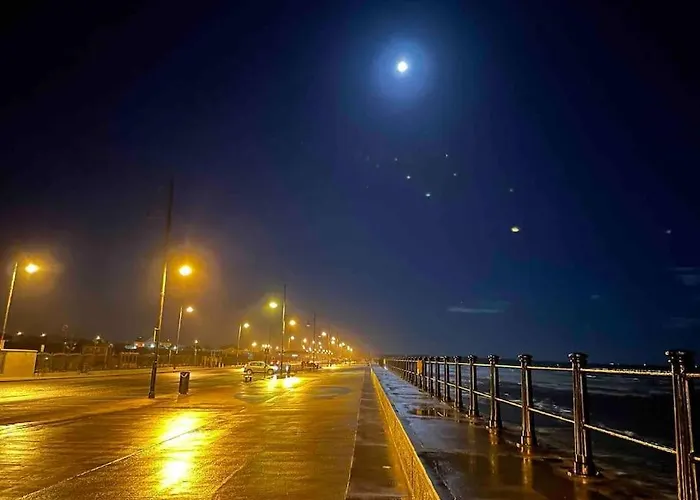 Harmony House Enclosed Near And 펜션 *