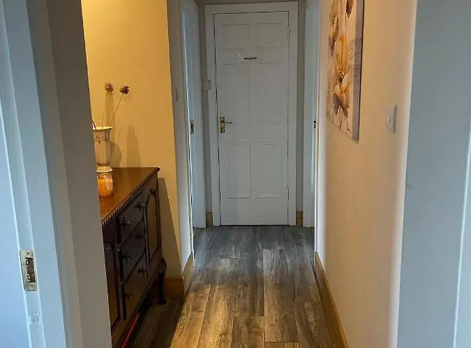 Harmony House Enclosed Near And 펜션 *