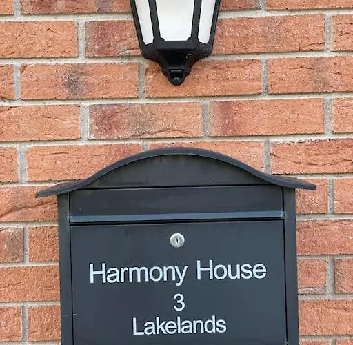 Harmony House Enclosed Near And 트라모어