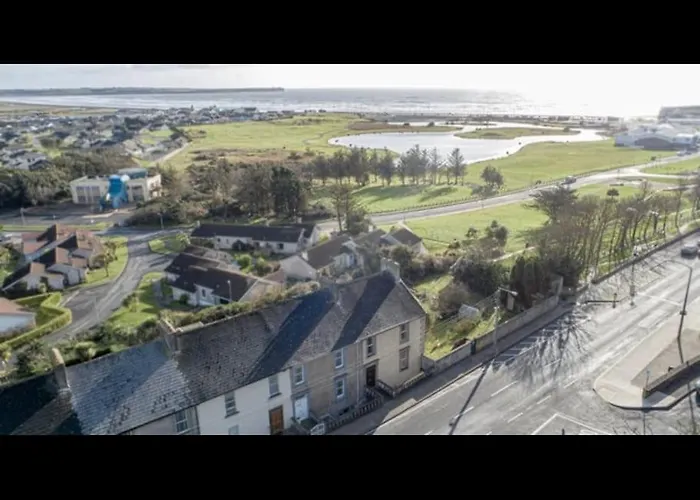 Harmony House Enclosed Near And 펜션 *