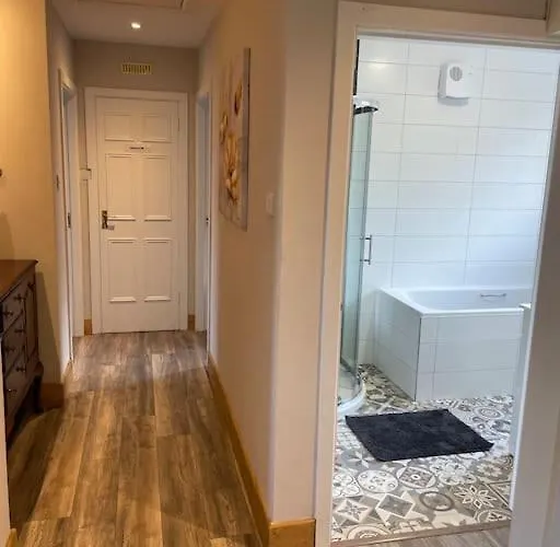 Harmony House Enclosed Near And * 트라모어