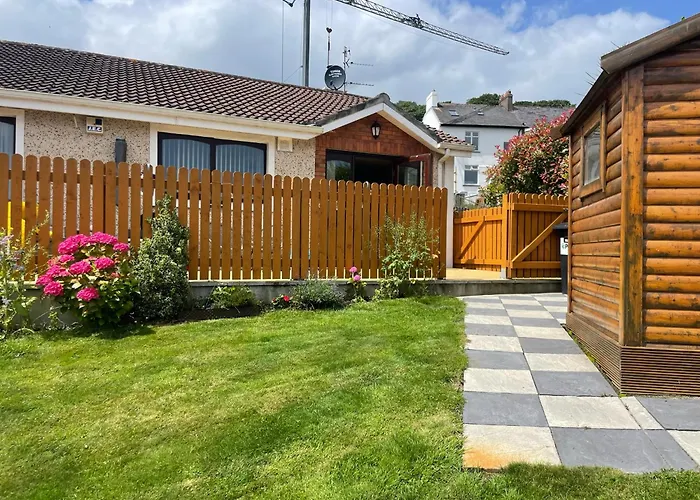 Harmony House Enclosed Near And 트라모어